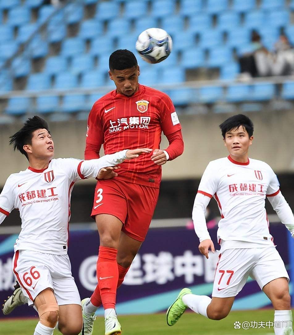 球天下体育官方入口-太狠了！成都蓉城清晨篮板制胜今夜上海海港止住颓势——荷甲节点到来，埃因霍温国际比赛日防线松动的简单介绍
